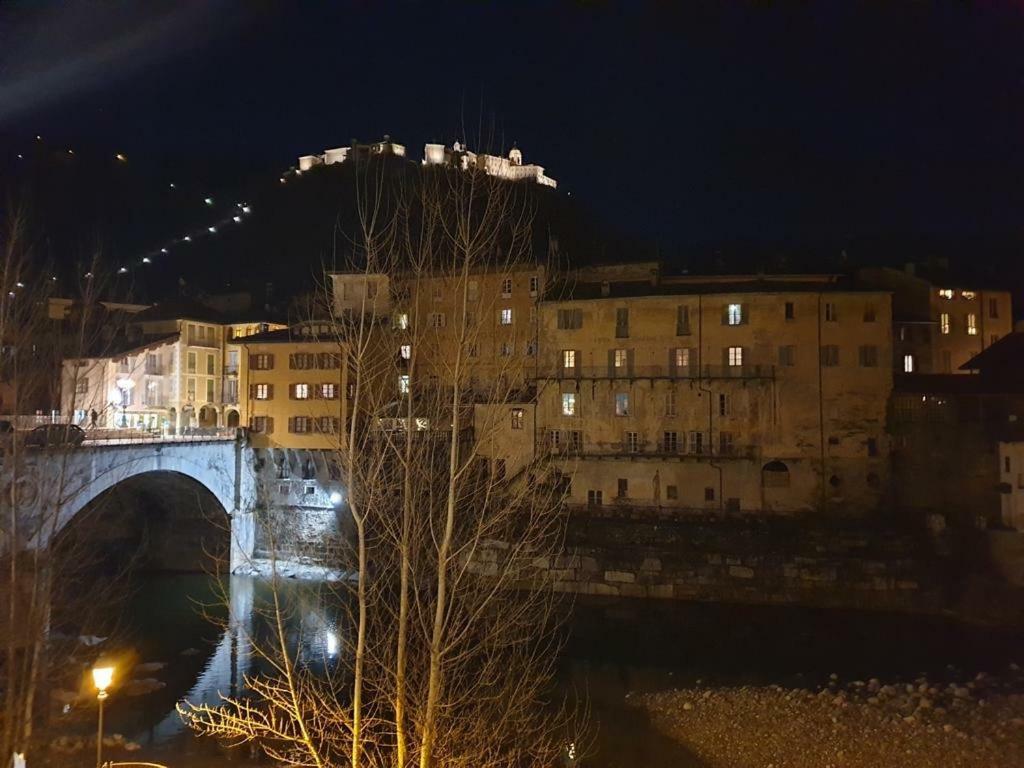 Casa Nel Centro Storico Appartement Varallo Buitenkant foto